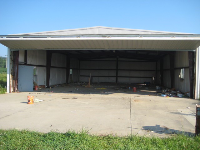 120 Acres On Highway 61 - Garage